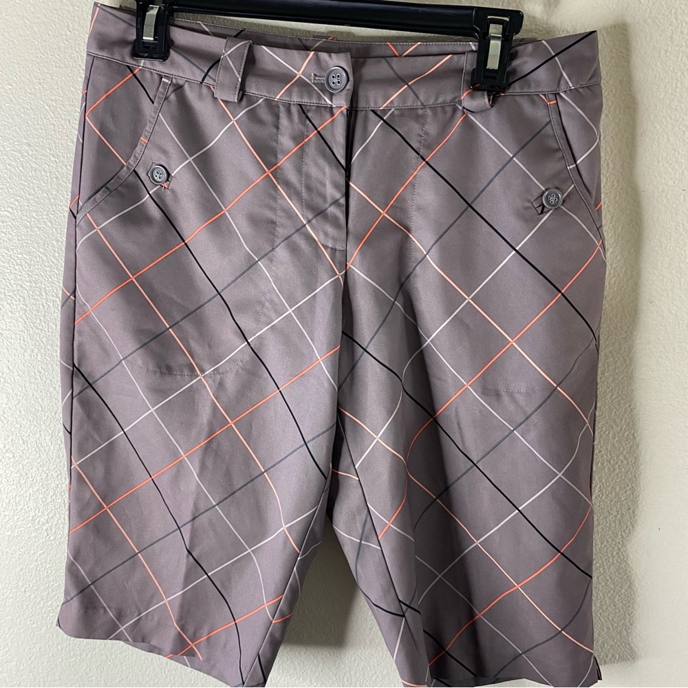 Nike Dri Fit Bermuda Shorts Womens Size 6 Stylish Gray Plaid Shorts